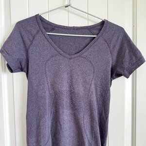Lululemon Swiftly Tech T-Shirt V-Neck Purple Size 6